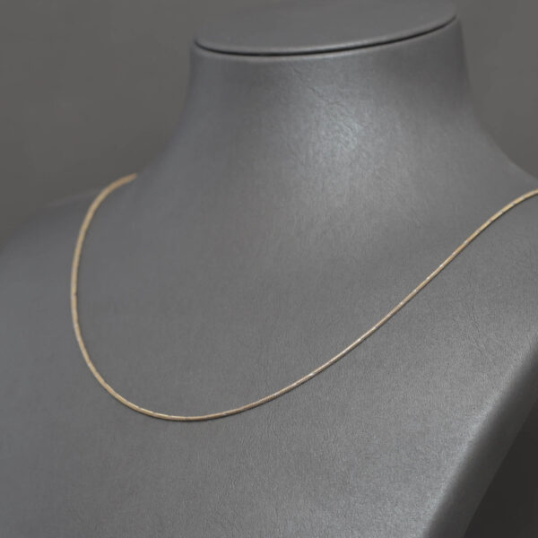 Slange halskæde i 14 karat guld.
