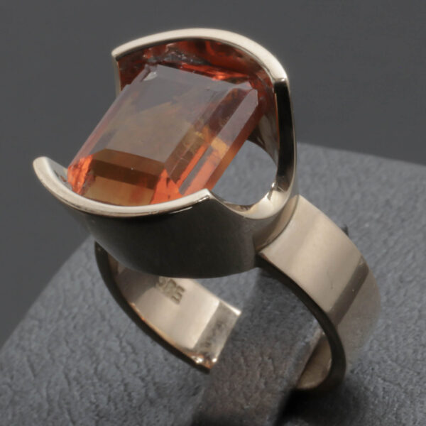 Dame ring med orange sten i 14 karat guld