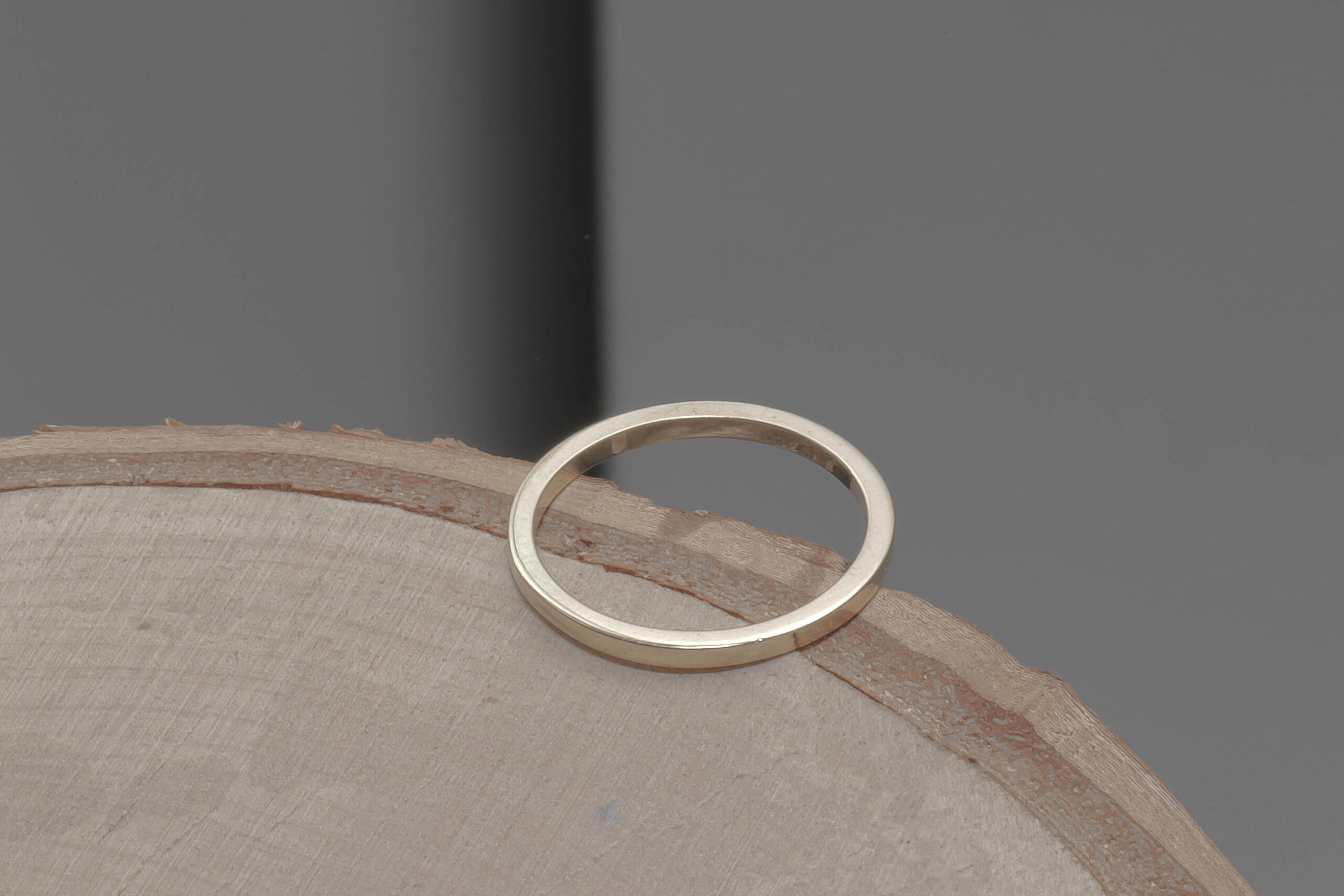 Elegant ring i 14 karat guld