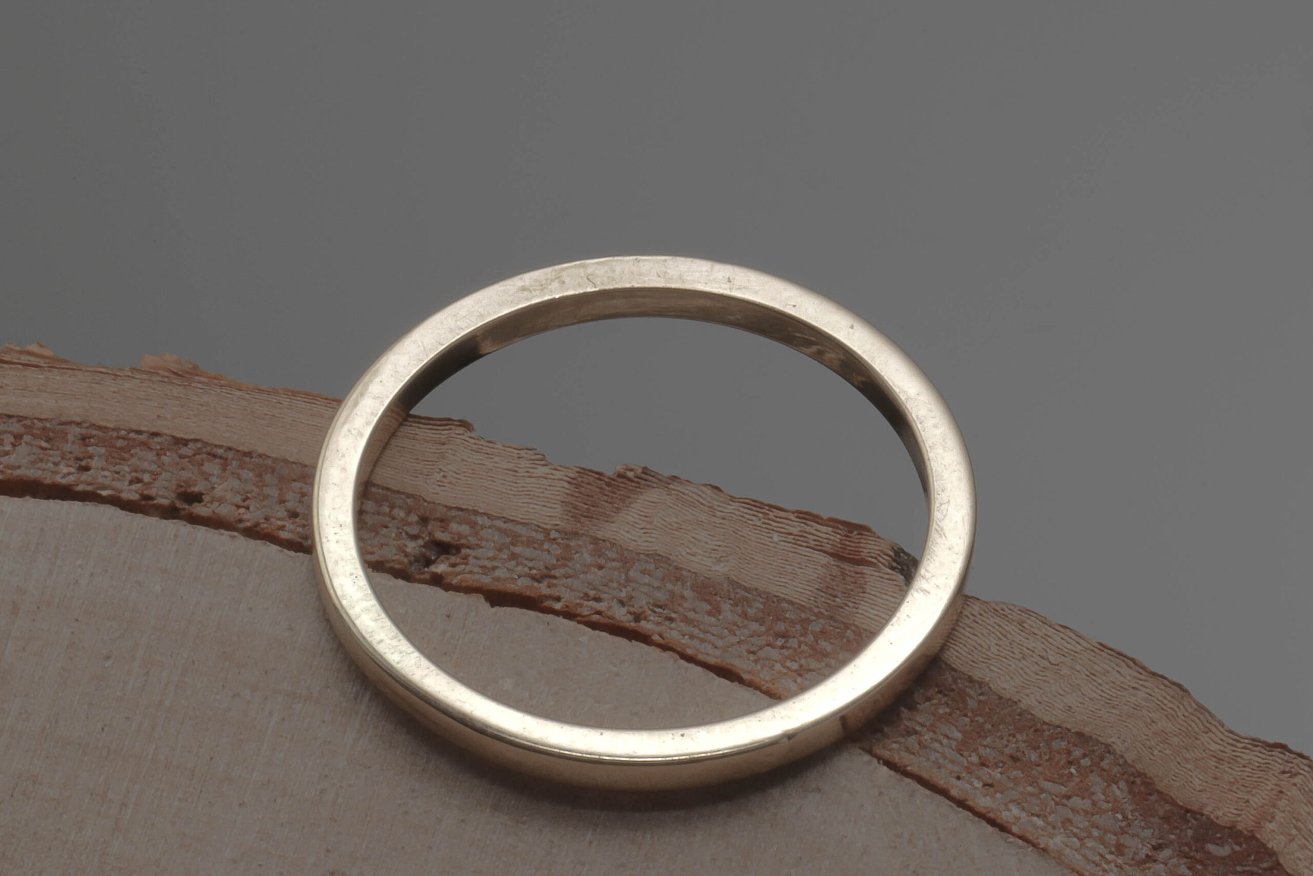Elegant ring i 14 karat guld