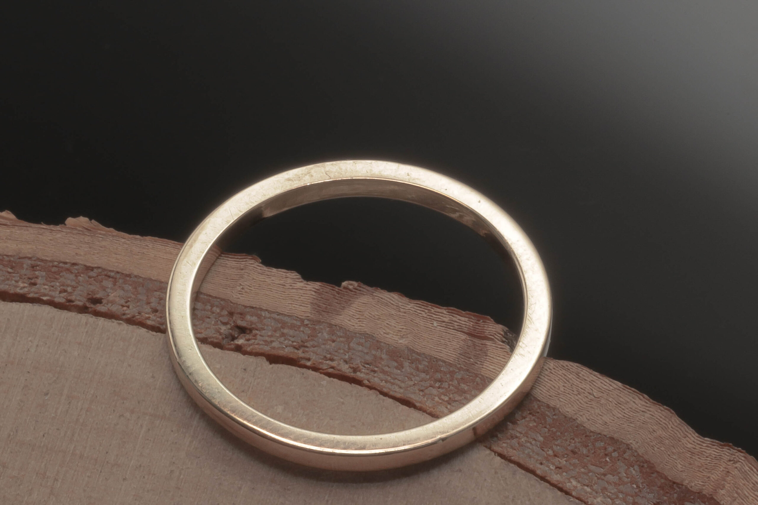 Elegant ring i 14 karat guld