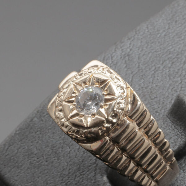 Ring med klar sten i 14 karat guld