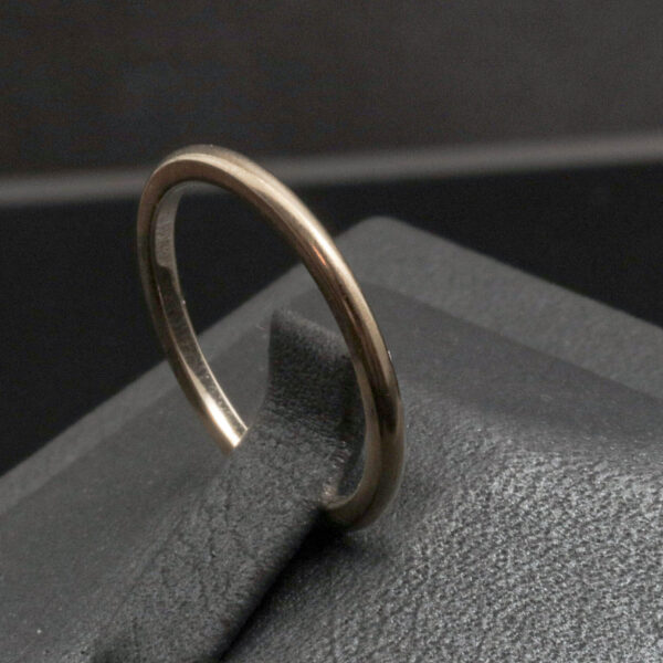 Elegant ring i 14 karat guld