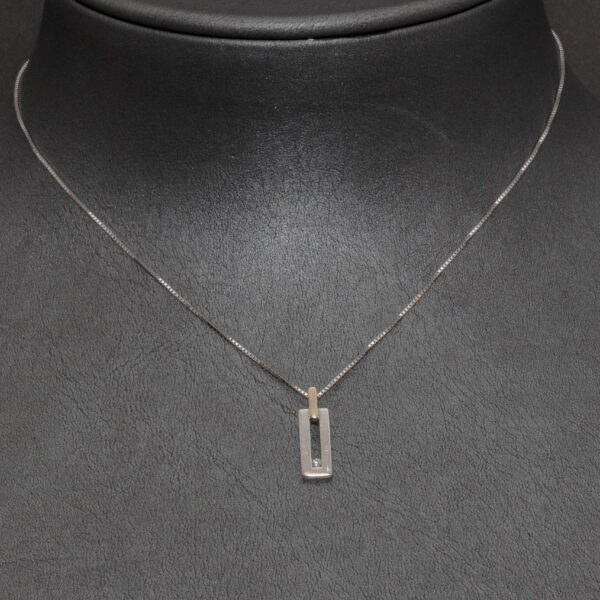 Hvidguld halskæde med vedhæng i 14 karat