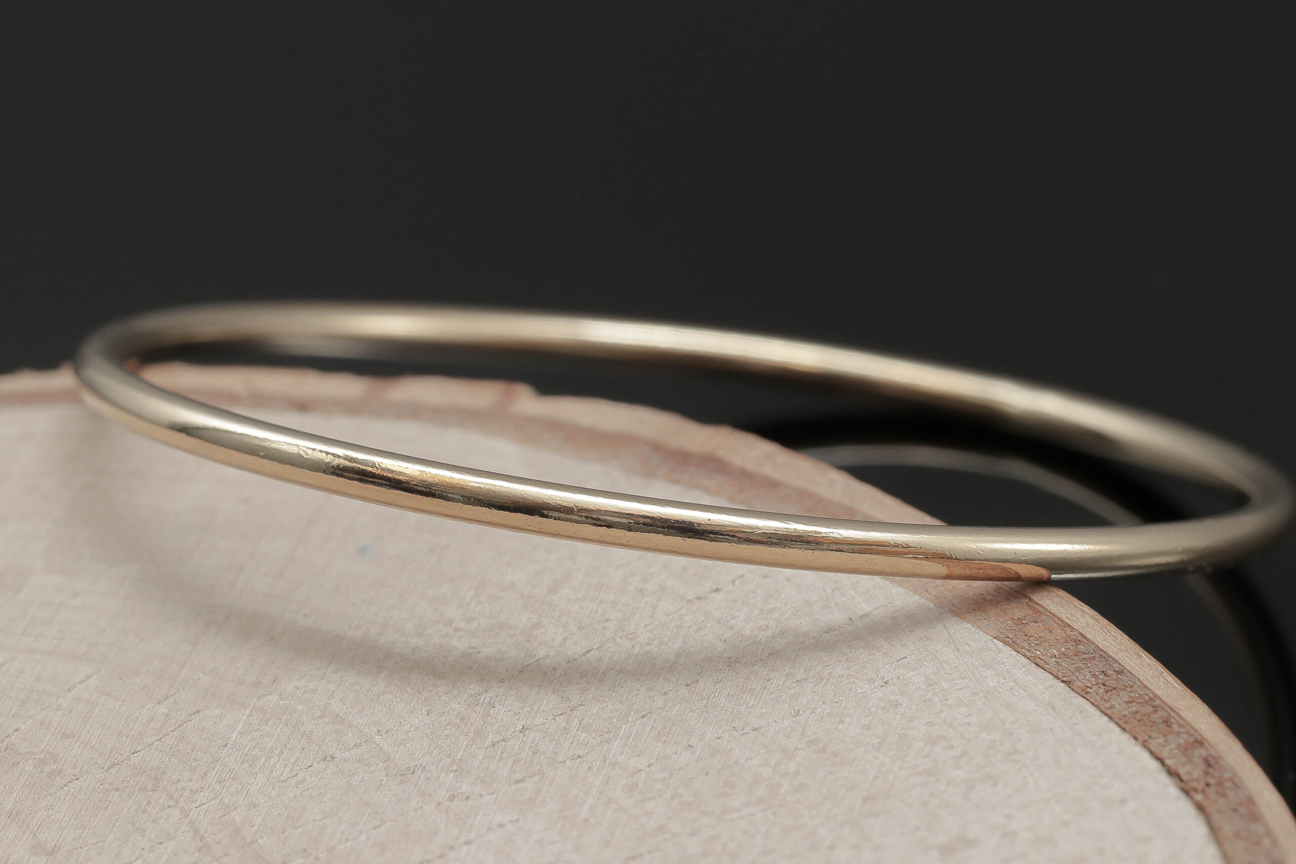 Massiv armring i 18 karat guld