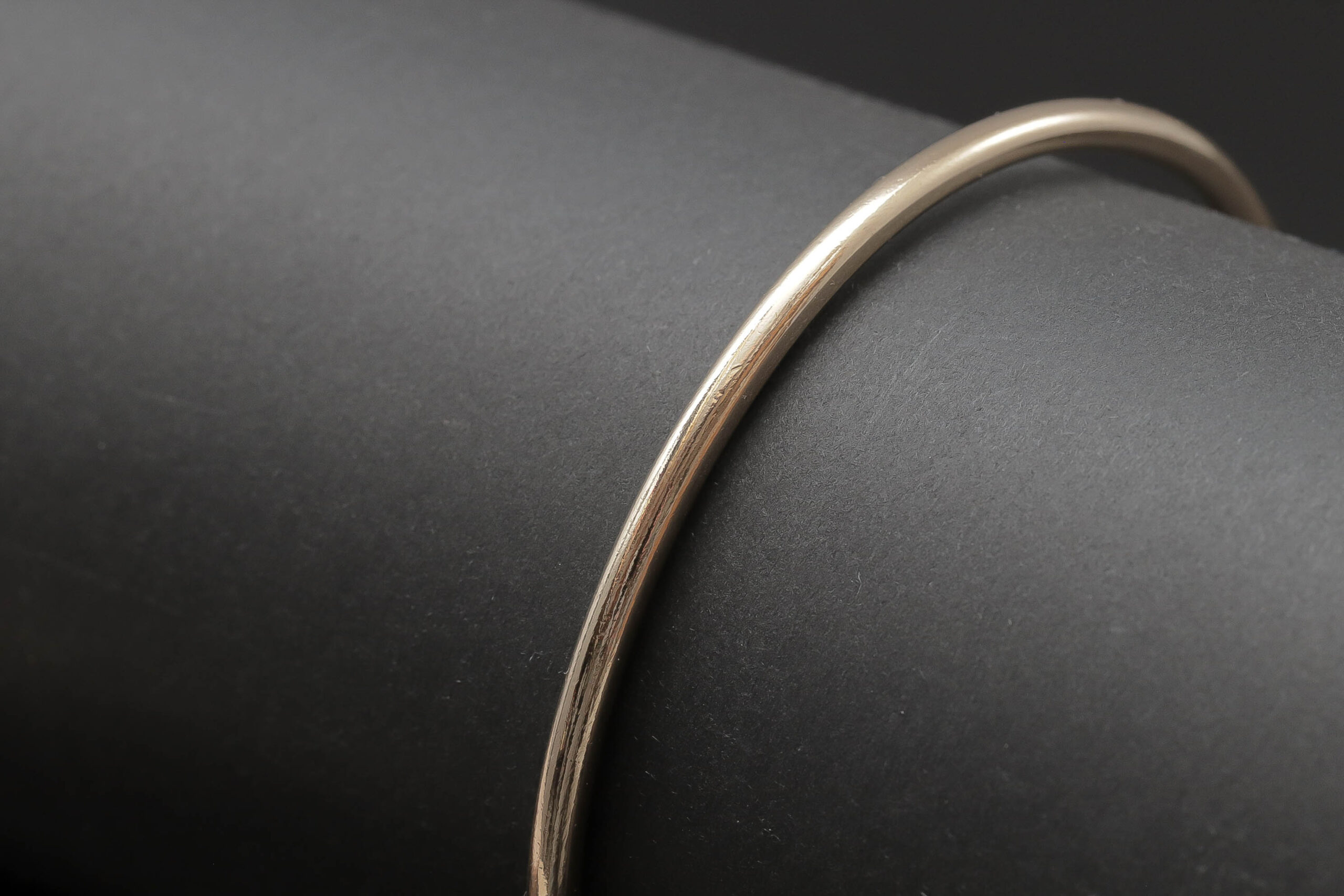 Massiv armring i 18 karat guld