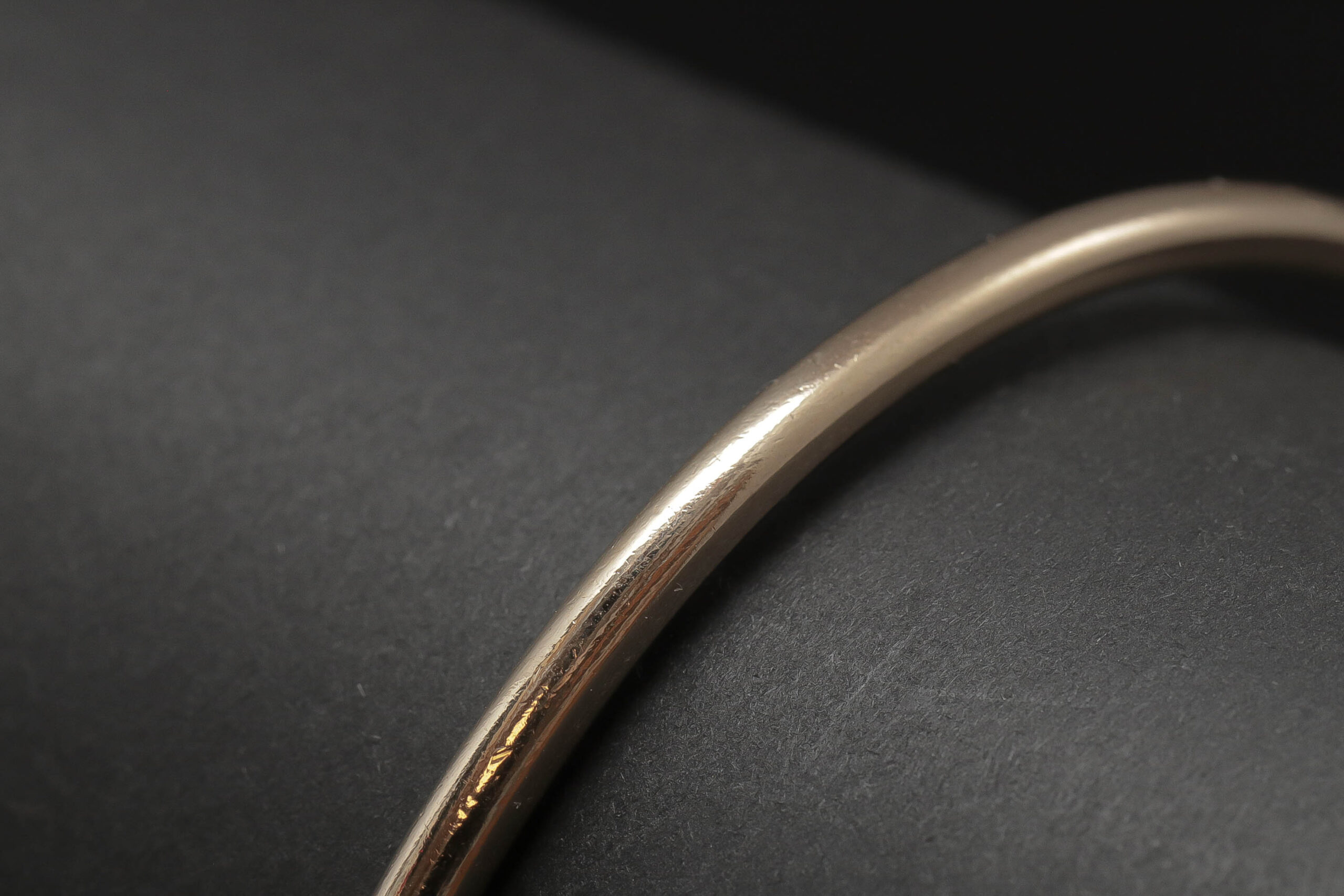 Massiv armring i 18 karat guld