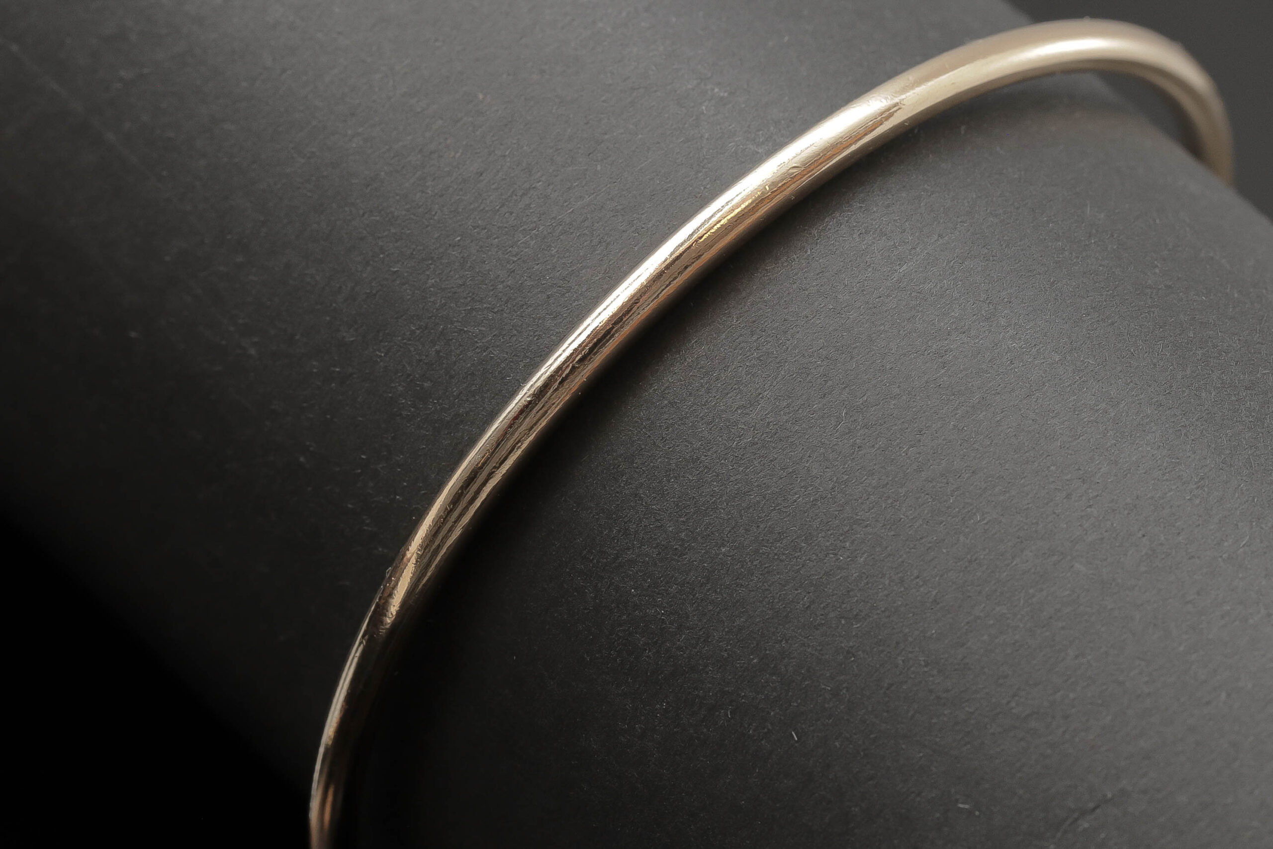 Massiv armring i 18 karat guld