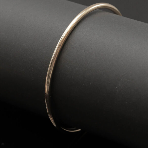 Massiv armring i 18 karat guld