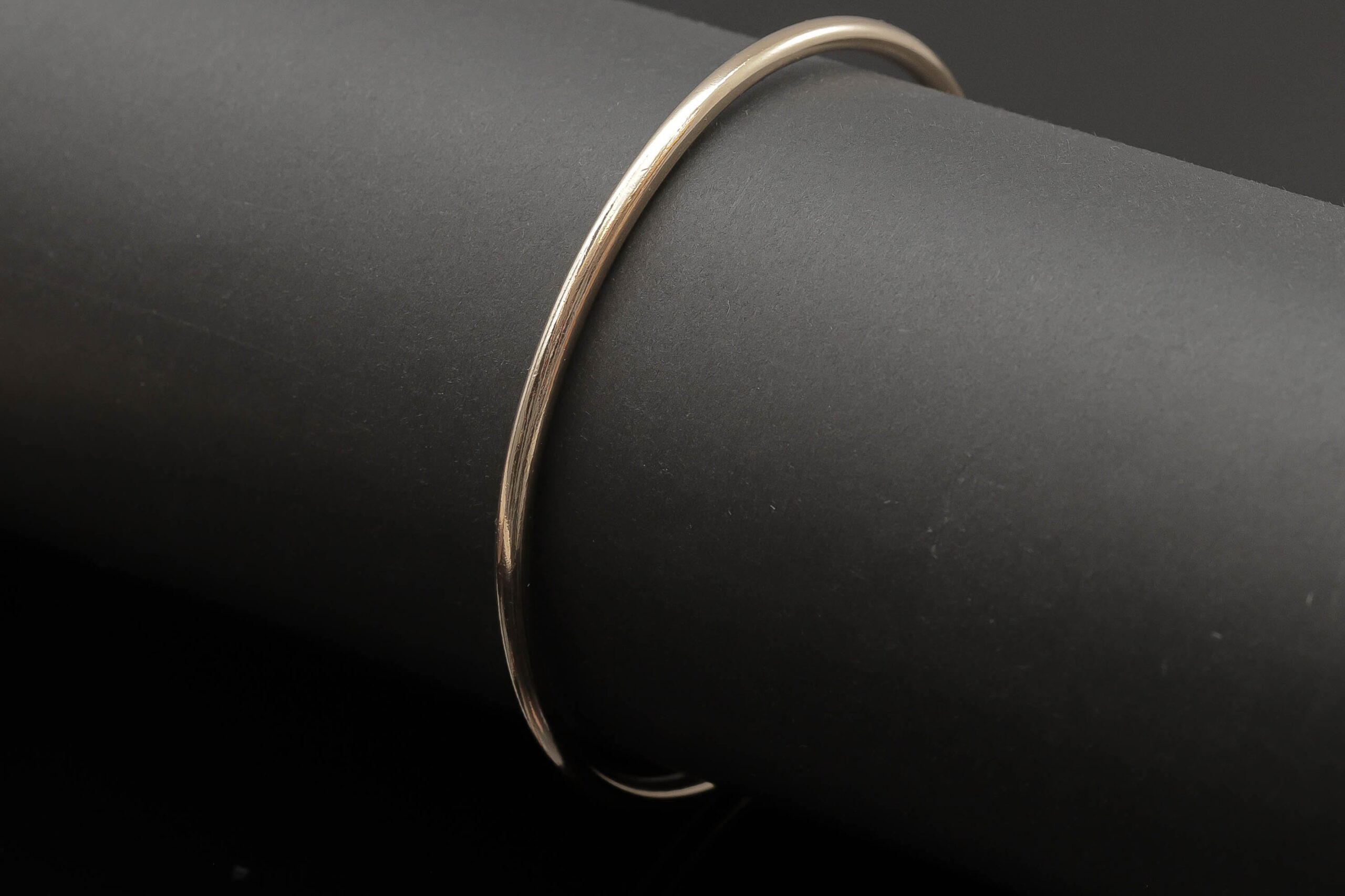 Massiv armring i 18 karat guld