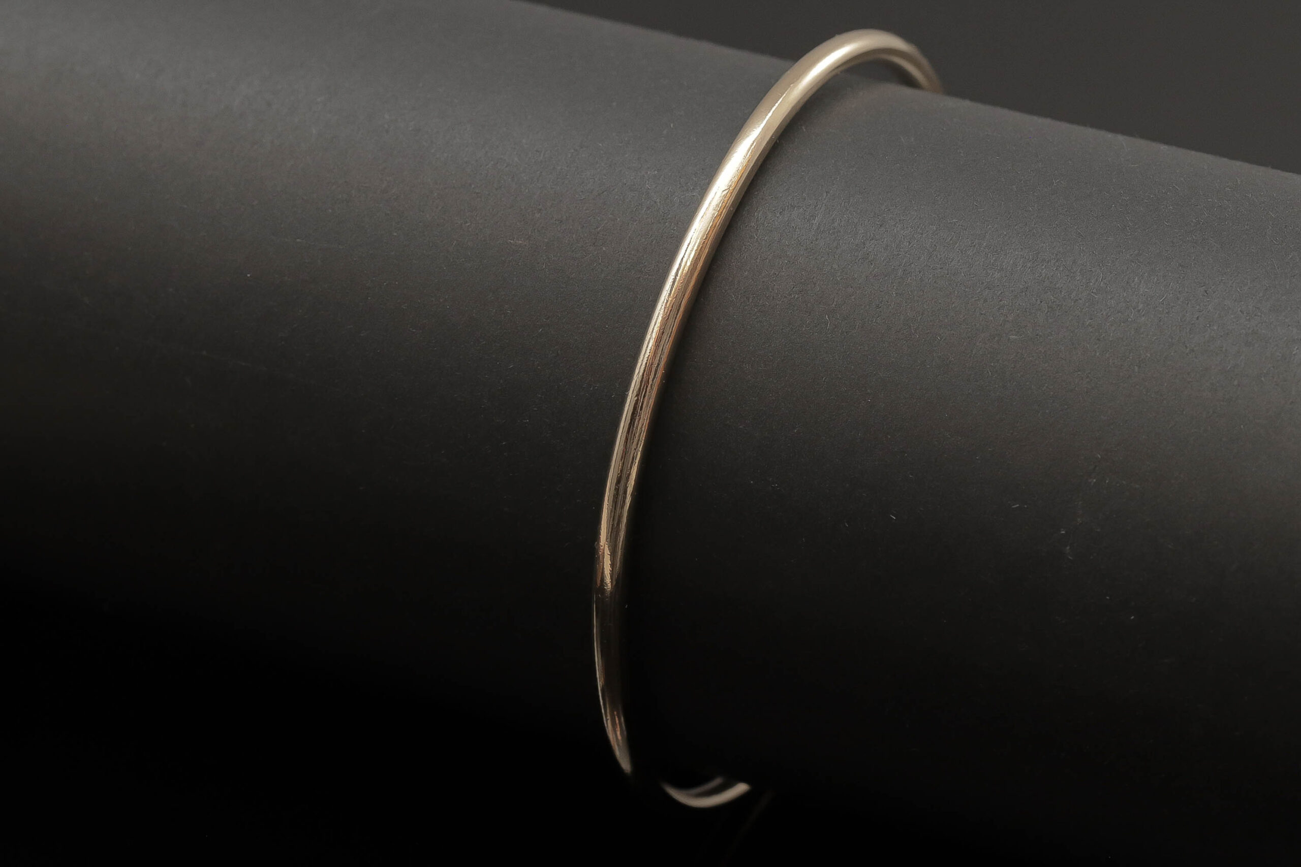 Massiv armring i 18 karat guld