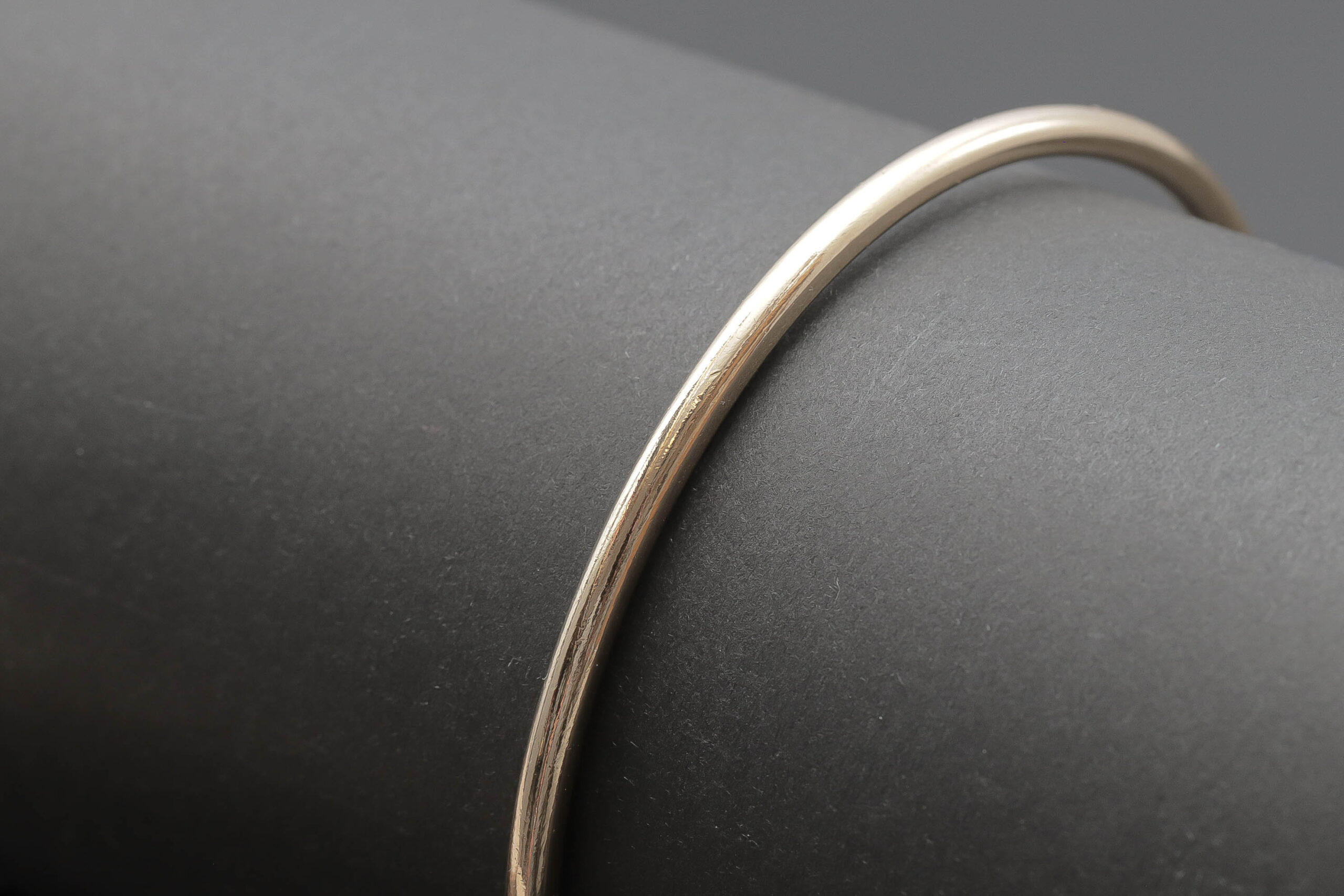 Massiv armring i 18 karat guld