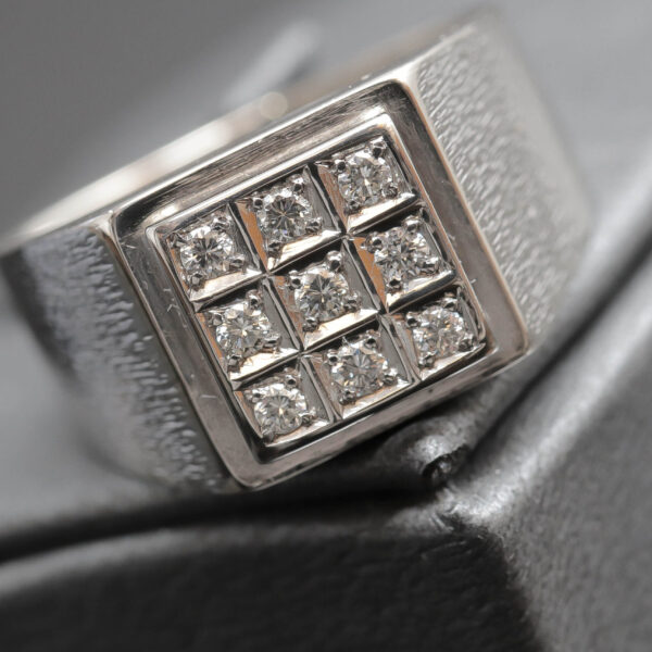 Ring med diamanter i 14 karat guld