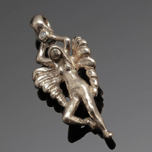 Engel vedhæng med ca. 0,015ct diamant i 14 karat guld