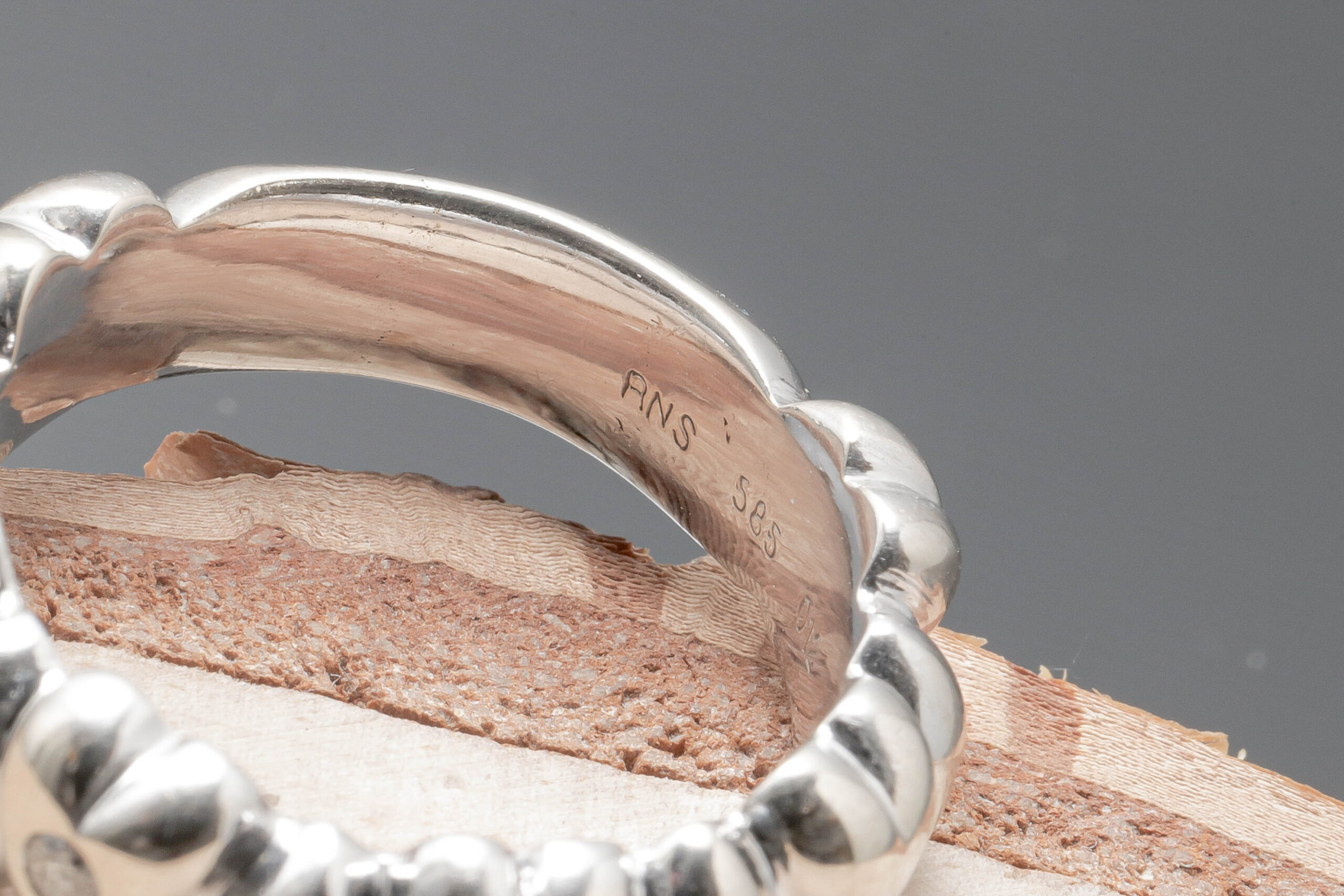 Hjerte ring med 0,12ct diamanter i 14 karat hvidguld
