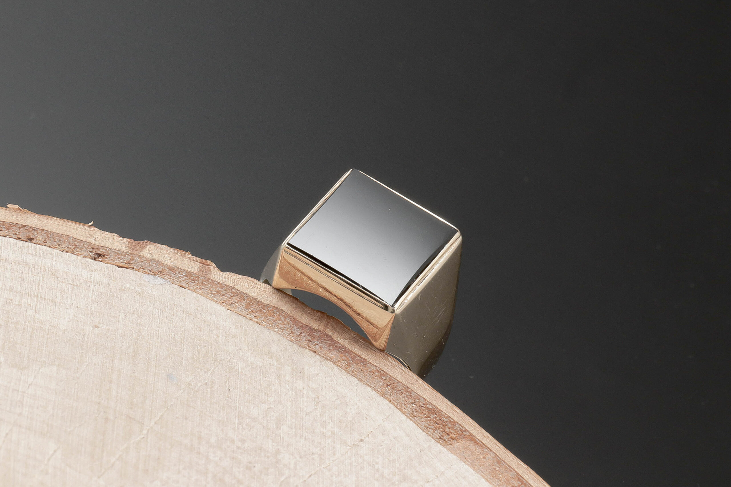 Ring med Onyx sten i 14 karat guld