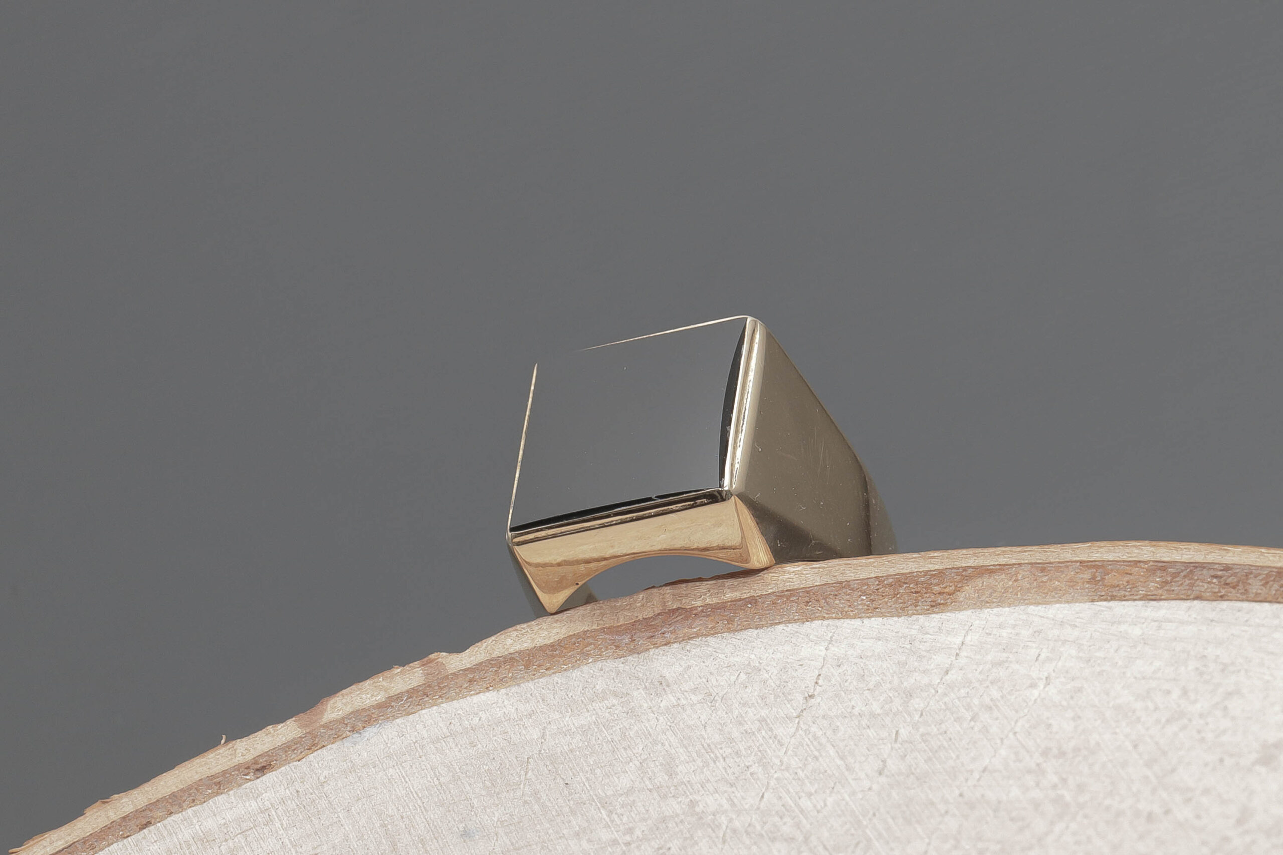 Ring med Onyx sten i 14 karat guld