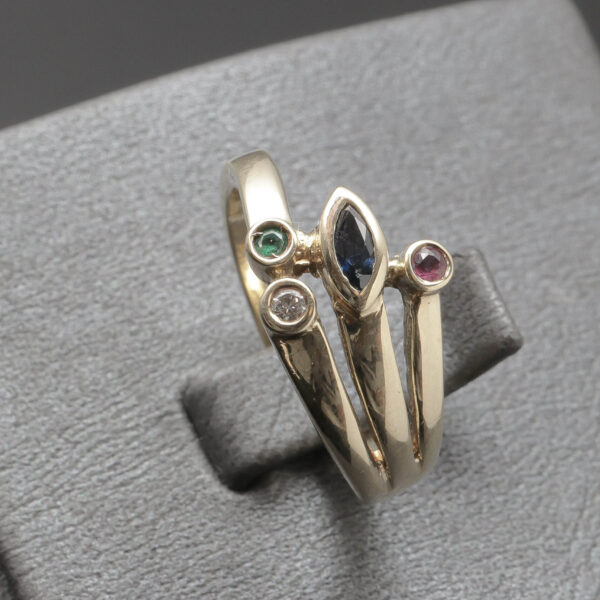 Ring med flere farvet sten og diamanter i 14 karat guld