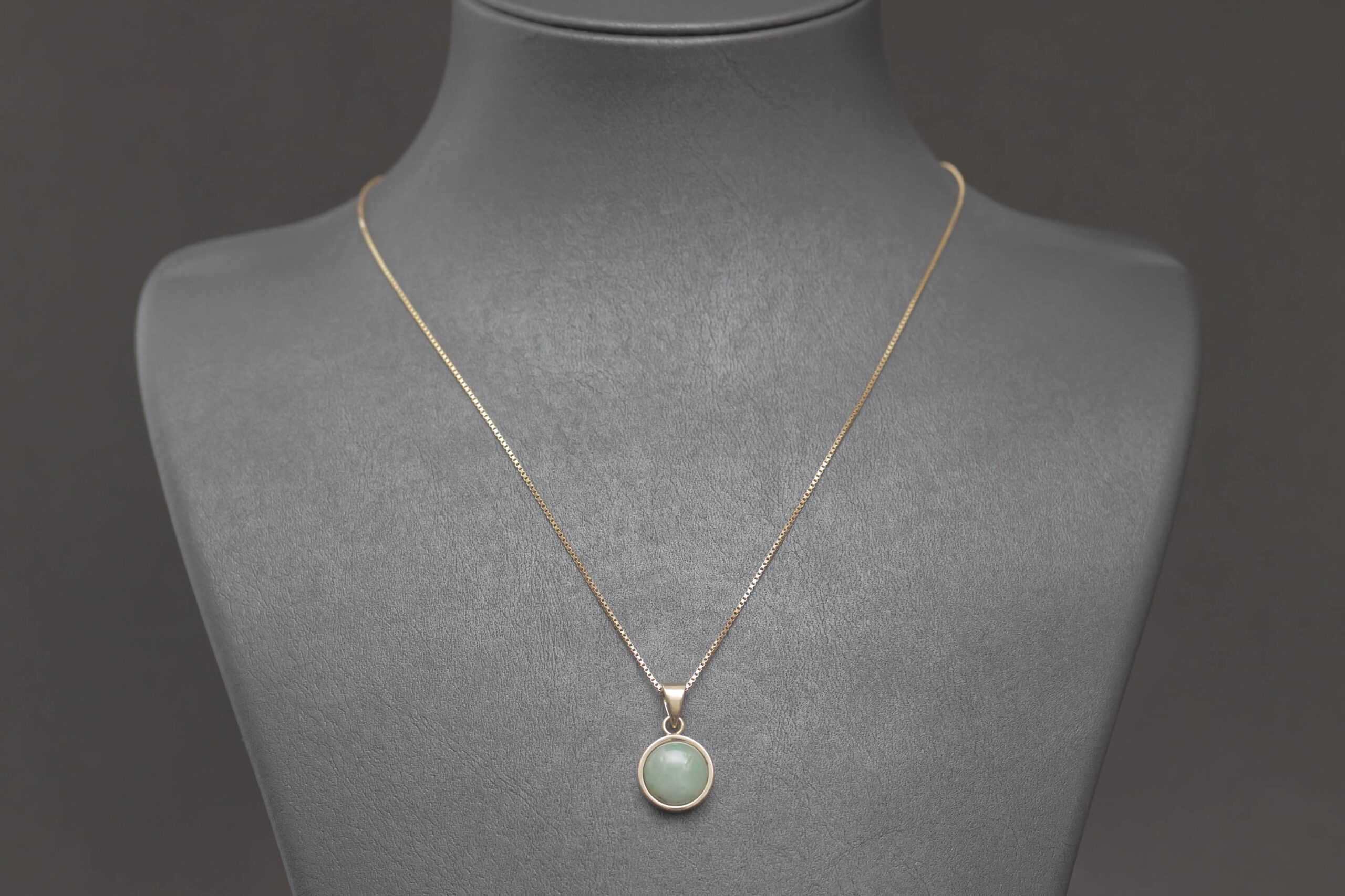 Venezia halskæde med natursten vedhæng i 14 kart guld