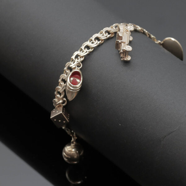 Bismarck armlænke med charms i 14 karat guld