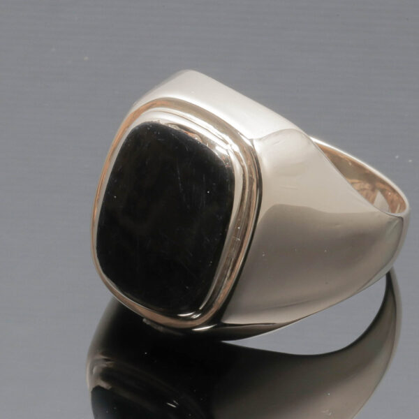 Herrering med amatyst i 14 karat guld