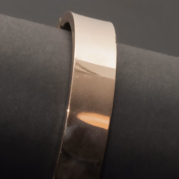 Armring med lås i 14 karat guld