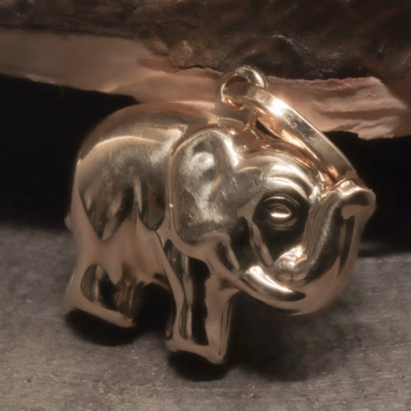 Elefant vedhæng i 18 karat guld